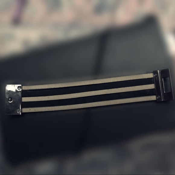 EXPRESS Cuff Bracelet - Picture 2 of 4